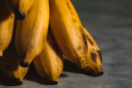 banana peel dishes being served