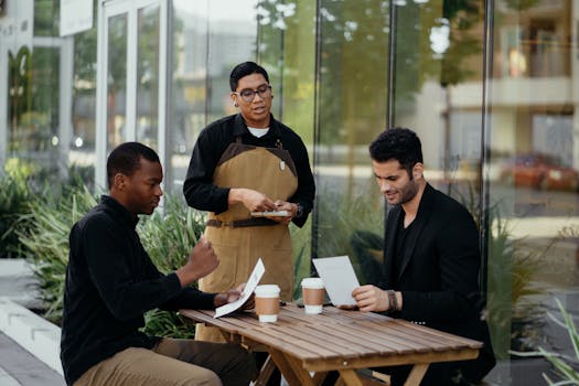 restaurant with customers using online ordering